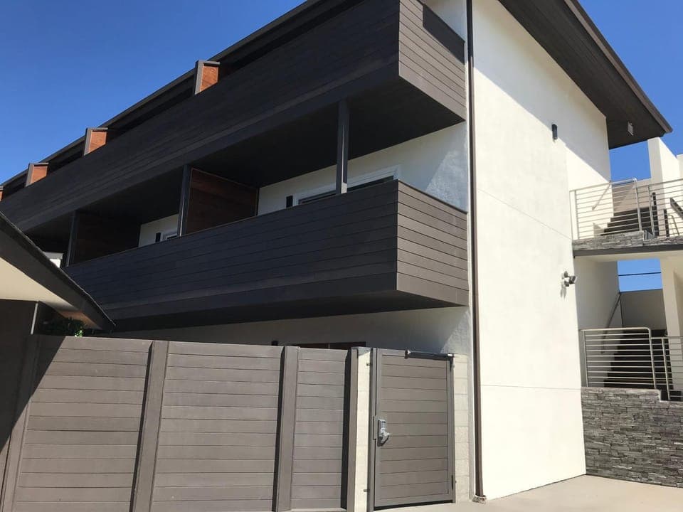 Property building, Balcony/Terrace