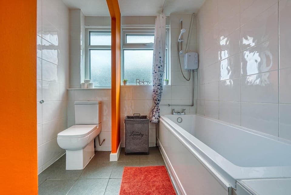 Shower, Toilet, Bathroom, Bath