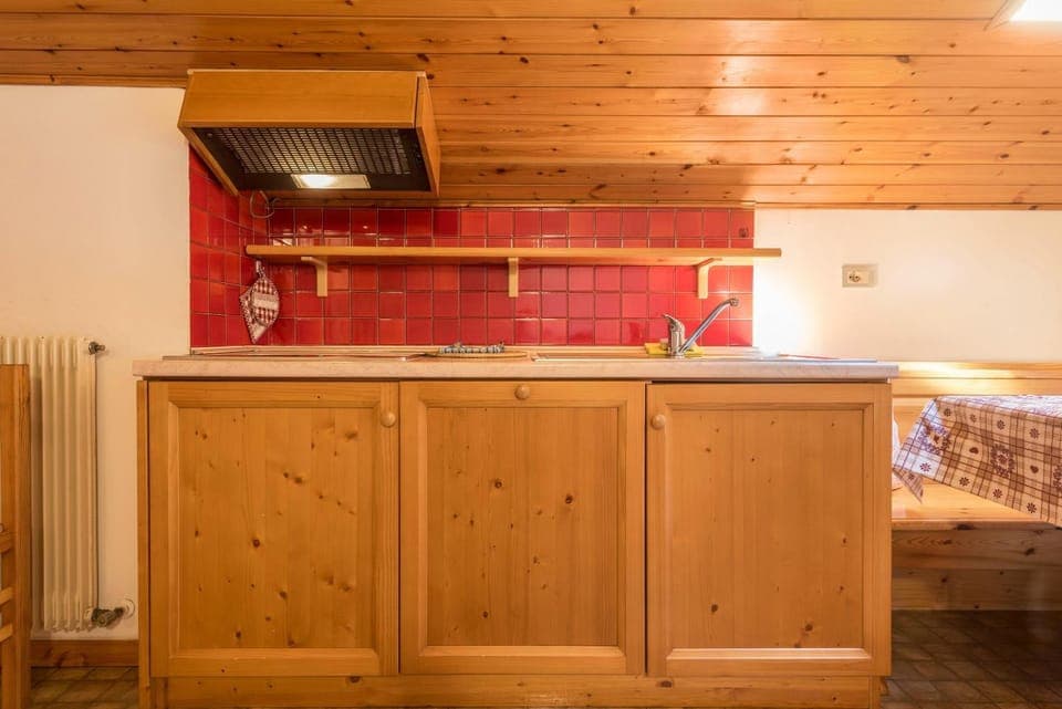 Kitchen or kitchenette