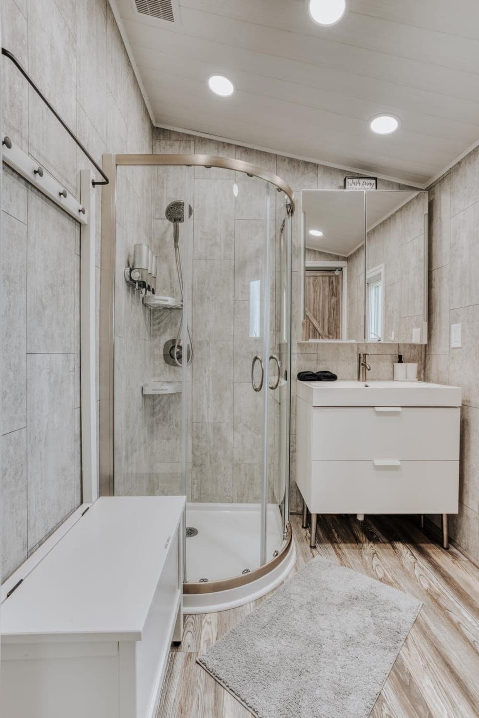 Modern Suite - 10 Min to Corning - Quiet & Cozy Apartment in Painted Post