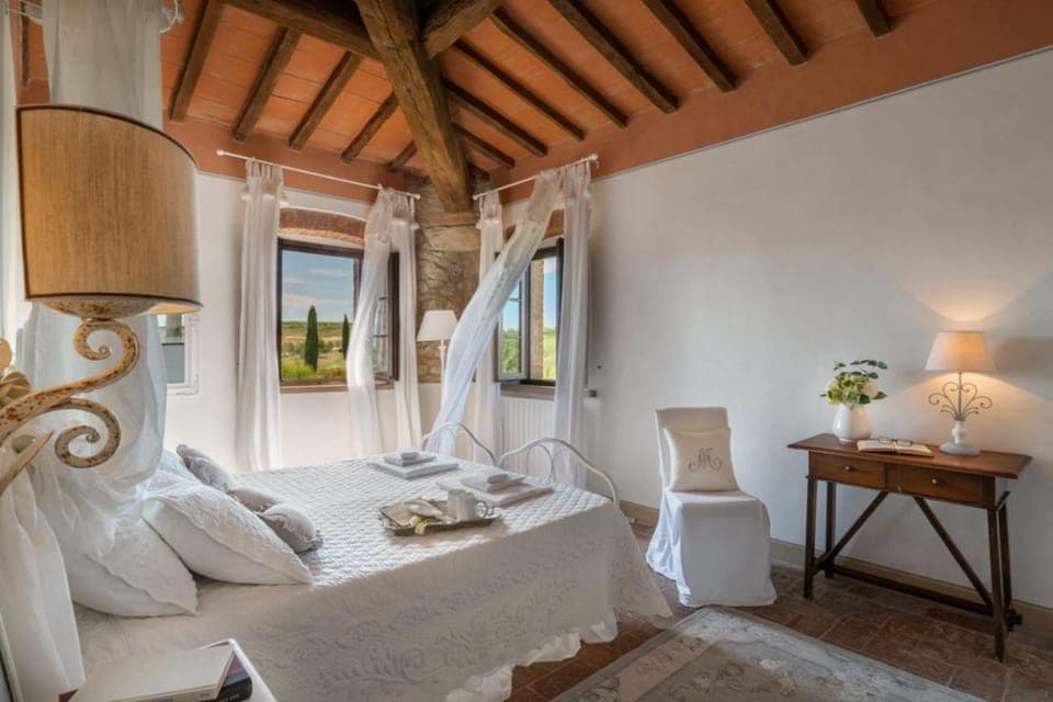 Bedroom, Garden view, towels