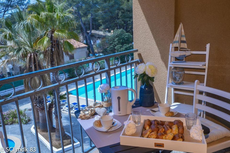 Balcony/Terrace, Pool view, Swimming pool