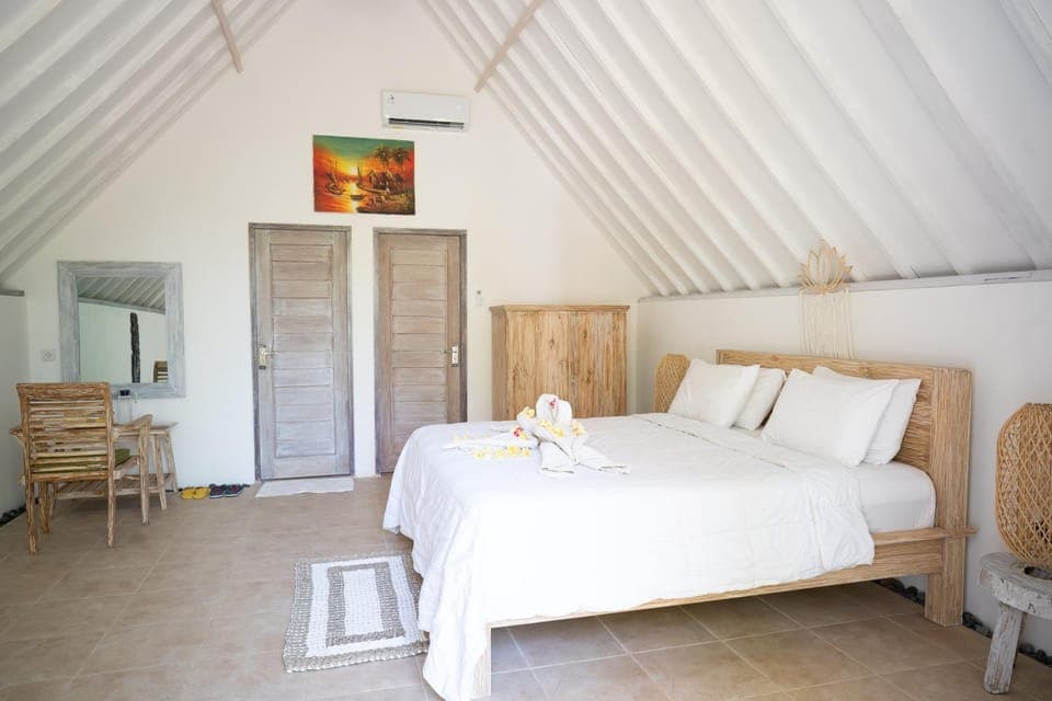 Bed, Photo of the whole room, Bedroom, air conditioner