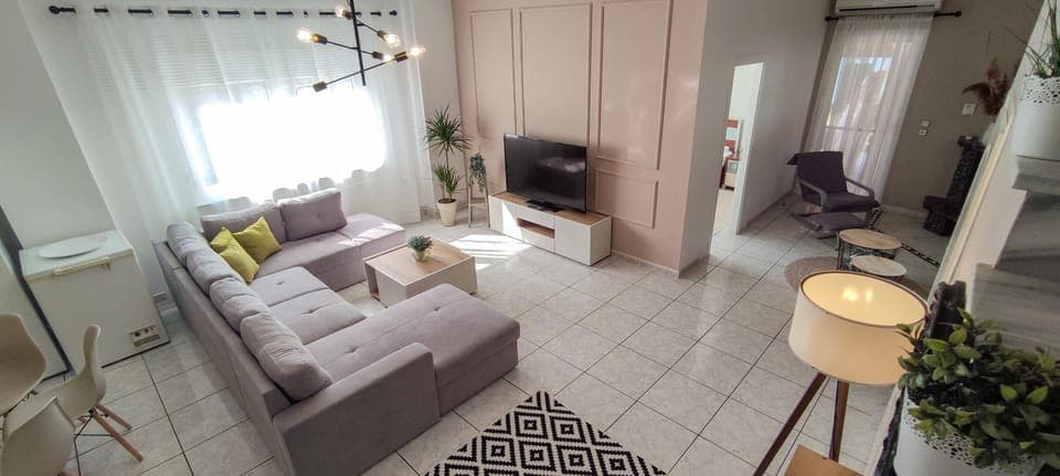 TV and multimedia, Living room, Seating area