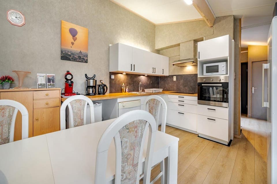 Coffee/tea facilities, Dining area, dishwasher, minibar, pet friendly, stove, kitchen