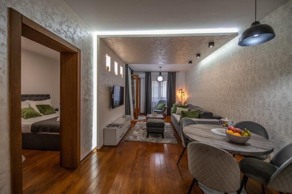 Living room, Dining area