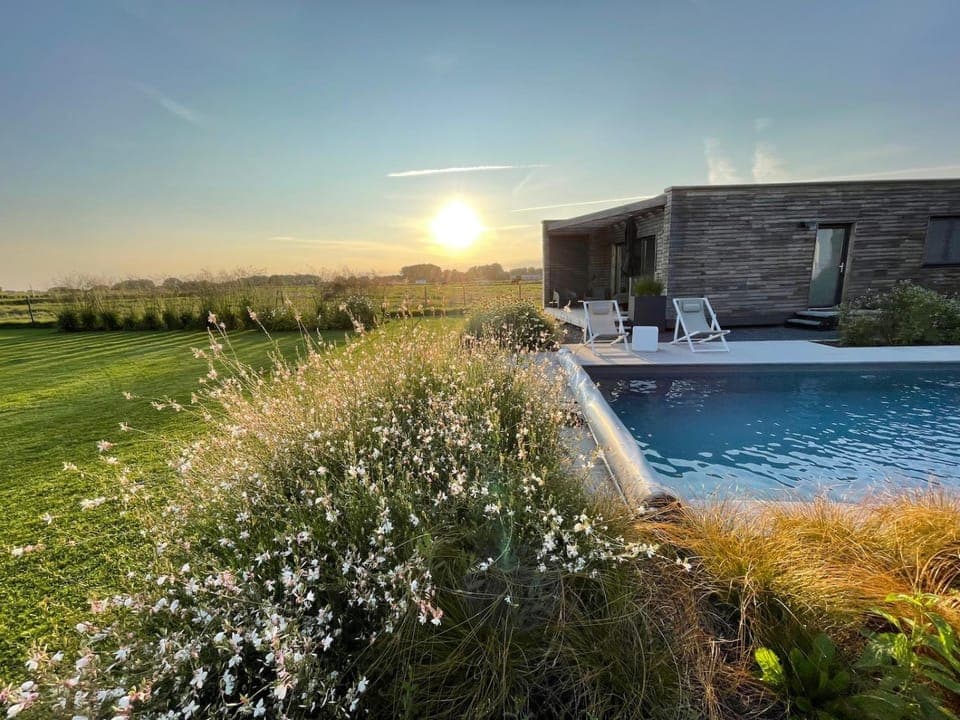 Property building, Swimming pool