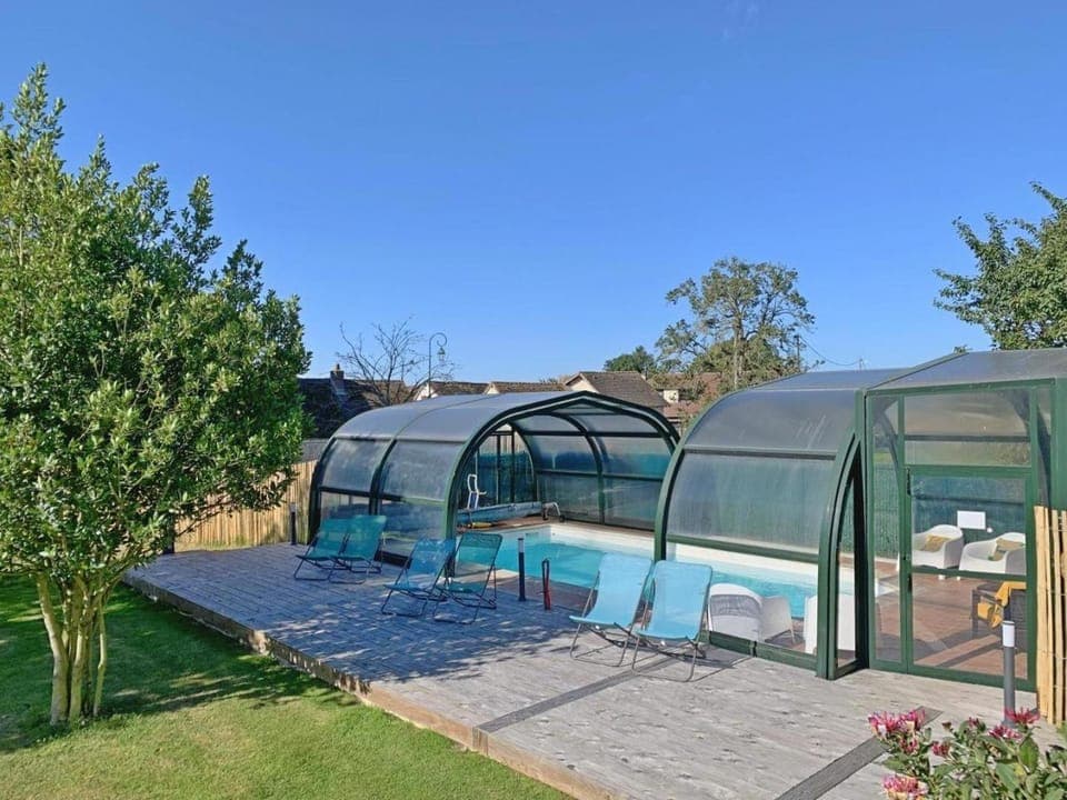 Pool view, Swimming pool, Internal: Not applicable to any particular room