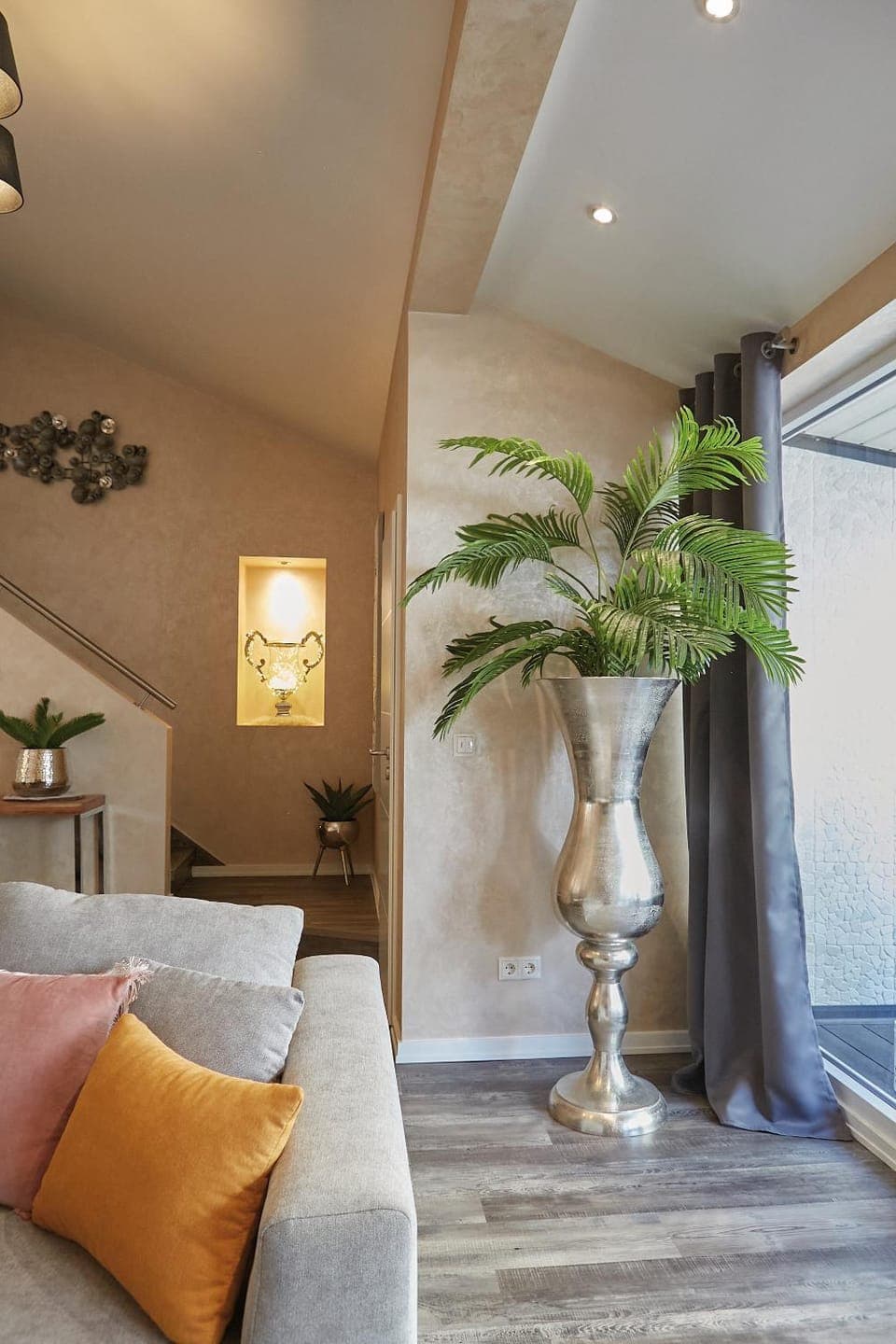 Living room, Decorative detail, Seating area