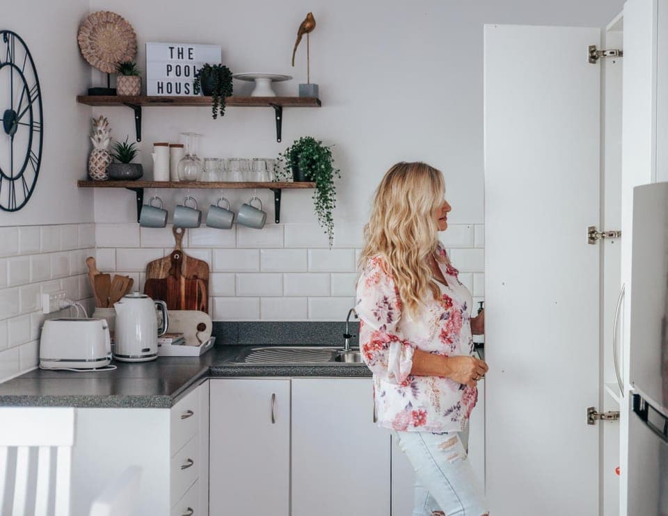 Kitchen or kitchenette, Continental breakfast