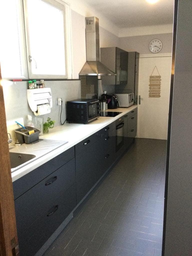 Kitchen or kitchenette, Internal: Not applicable to any particular room