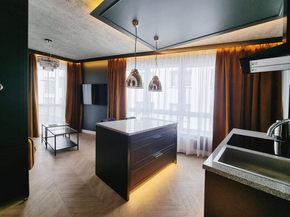 Kitchen or kitchenette, minibar, kitchen
