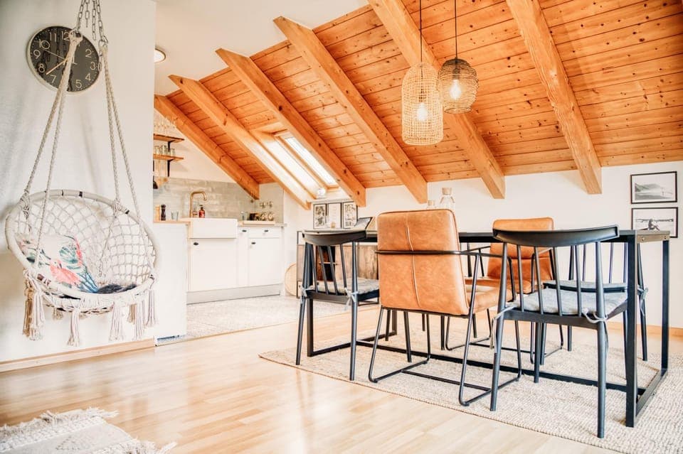 Living room, Seating area, Dining area