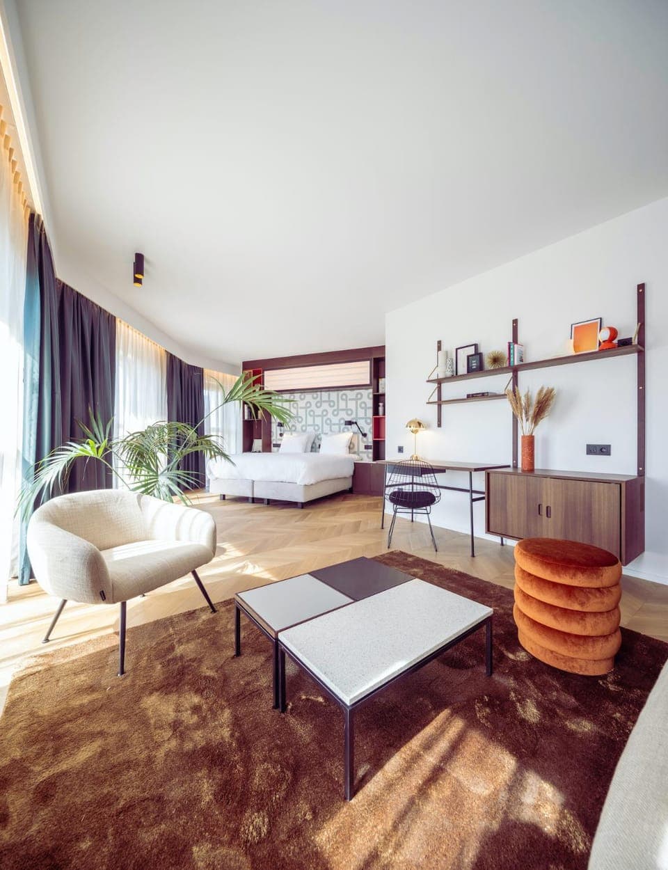 Bed, Photo of the whole room, Seating area, Bedroom