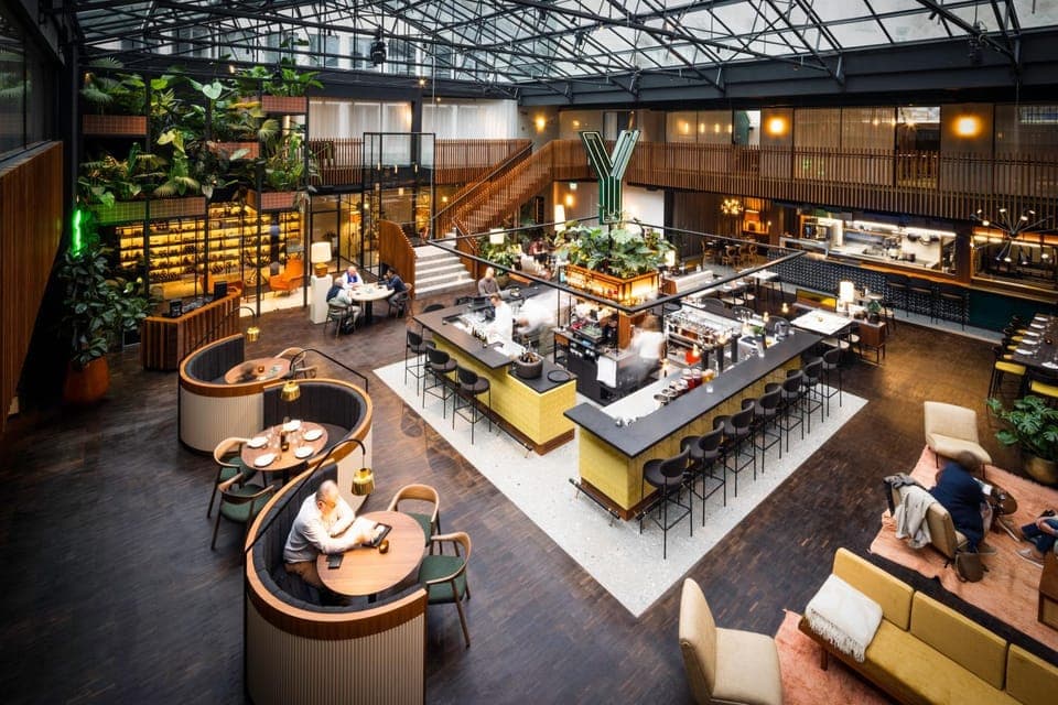 Restaurant/places to eat, Food and drinks, Seating area, Food, Drinks