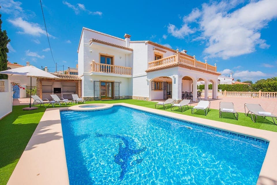 Property building, Facade/entrance, Off site