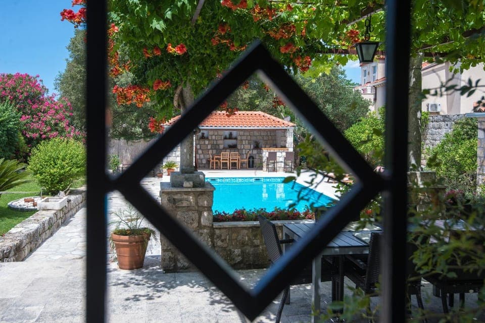 Garden view, Pool view