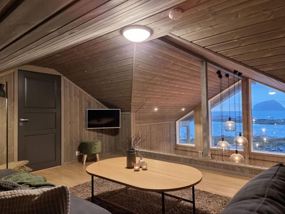 TV and multimedia, View (from property/room), Living room, Seating area, Sea view