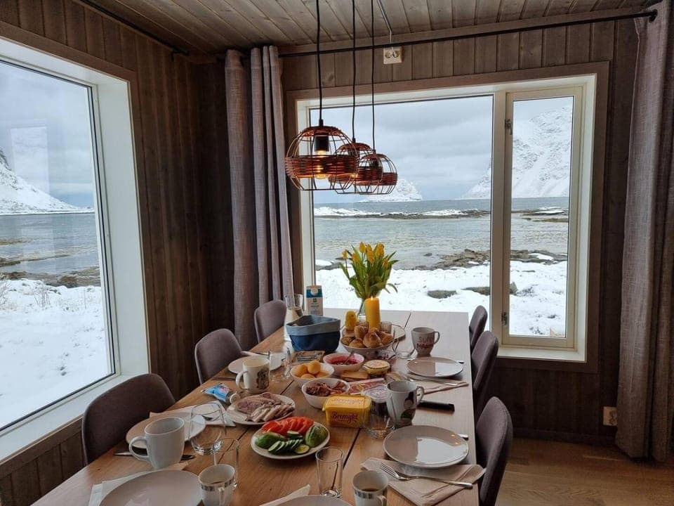 View (from property/room), Food and drinks, Dining area, Sea view