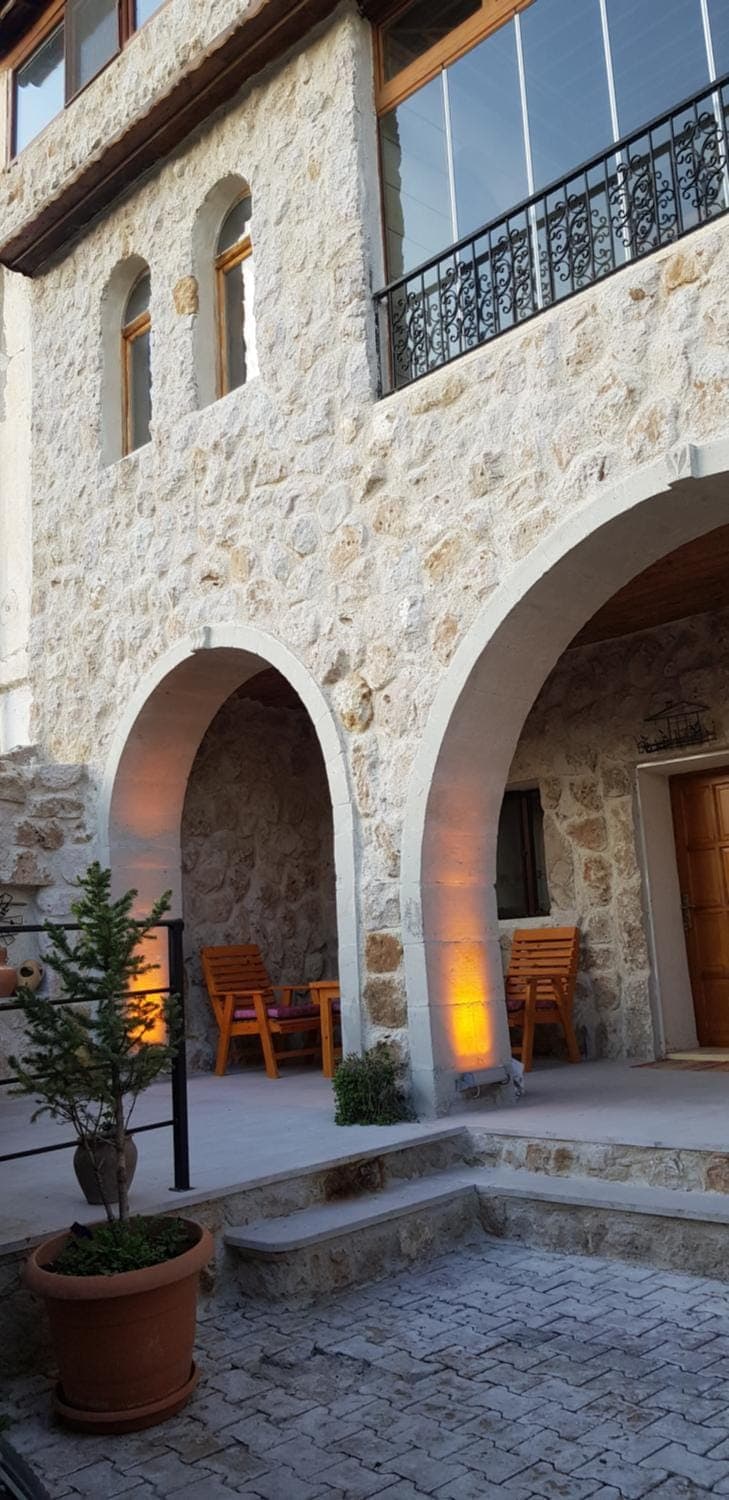 Property building, Facade/entrance, Day