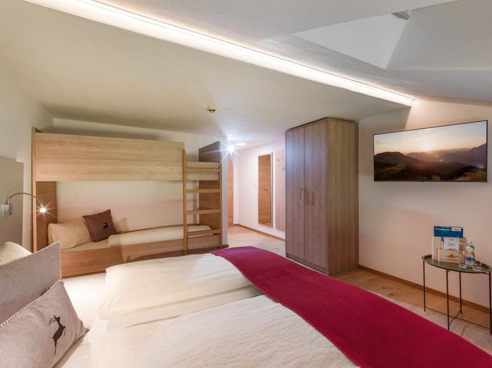 Bed, Photo of the whole room, Bedroom, bunk bed