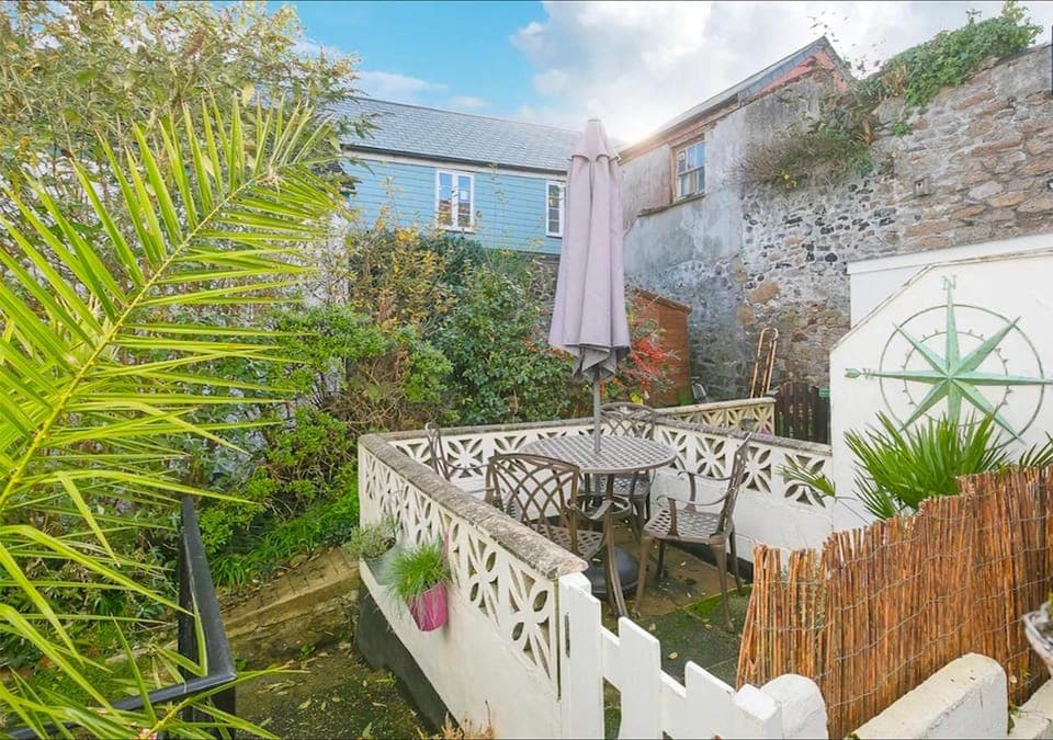 Garden, Dining area, On site, Garden view, Entertainment, Inner courtyard view