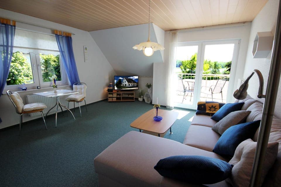 TV and multimedia, Balcony/Terrace, Living room, Seating area, Dining area