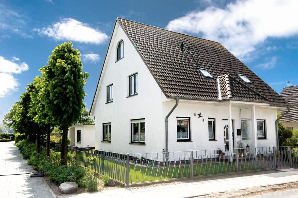 Property building, Facade/entrance, Area and facilities