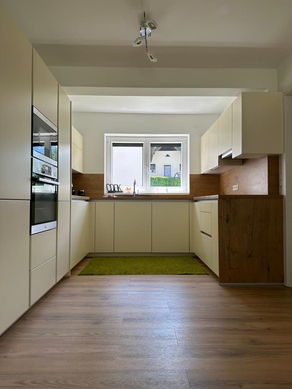 Kitchen or kitchenette, kitchen, kitchen