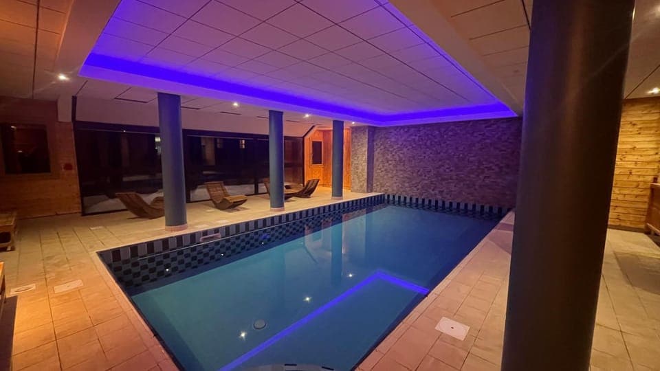 Pool view, Swimming pool