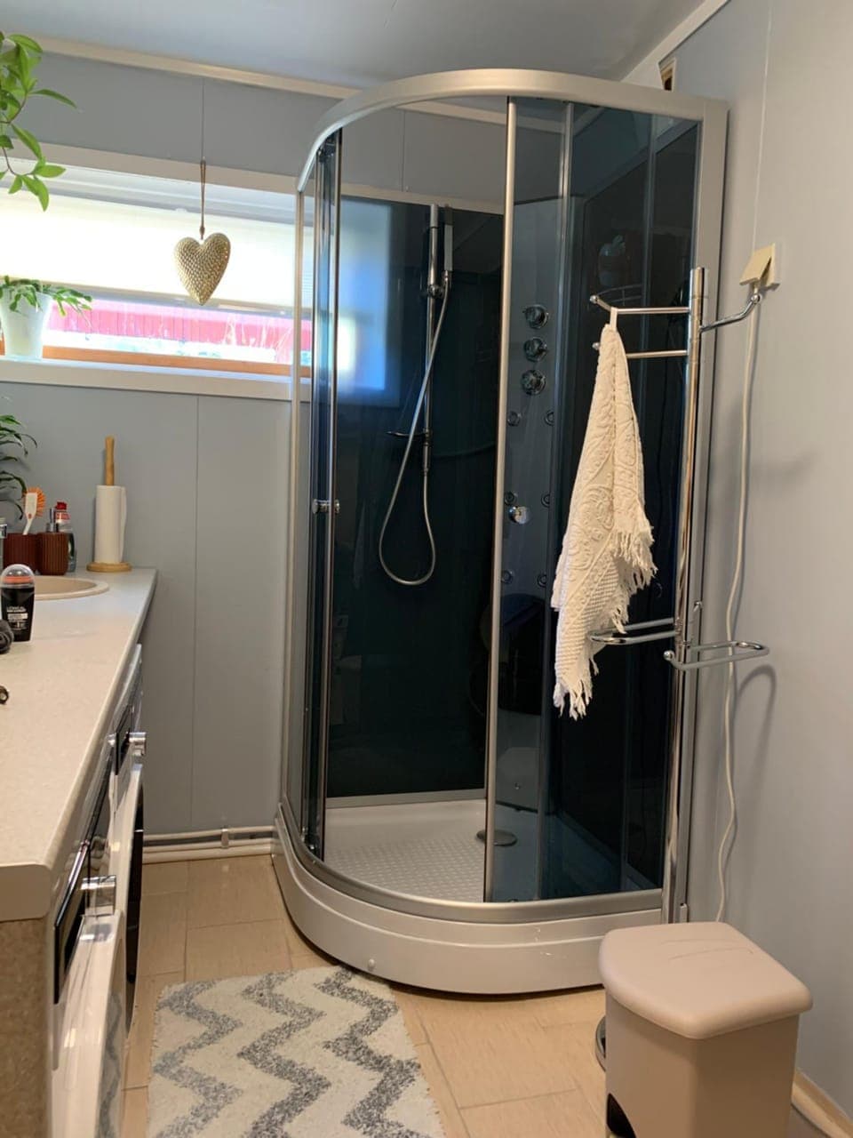 Shower, Bathroom, towels