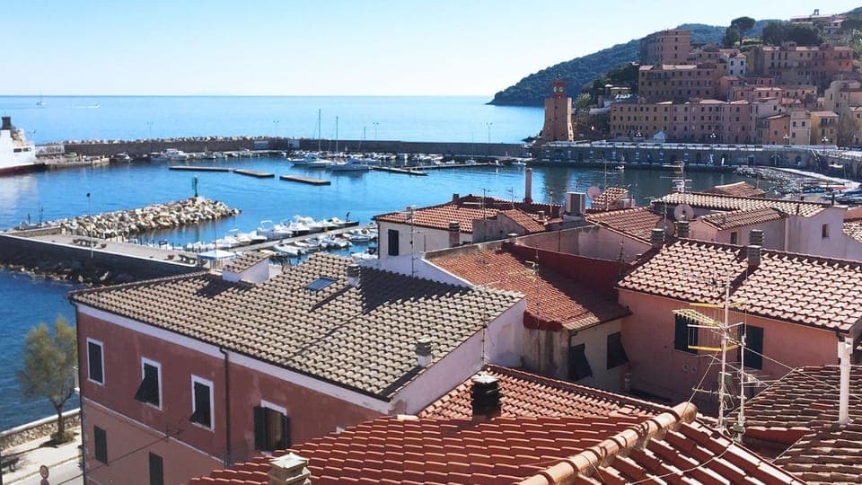 Neighbourhood, Sea view