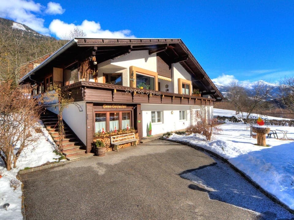 Facade/entrance, Winter