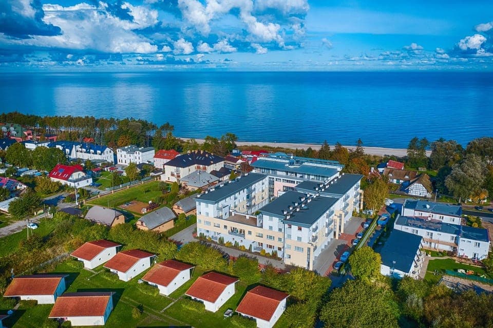 Property building, Bird's eye view, Sea view, Location