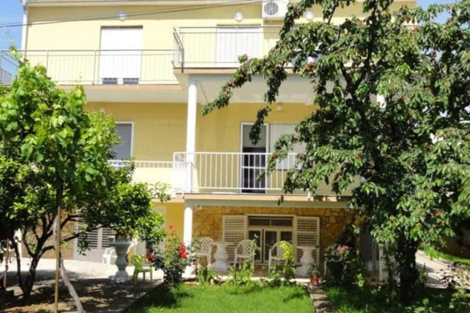 Property building, View (from property/room), Garden view