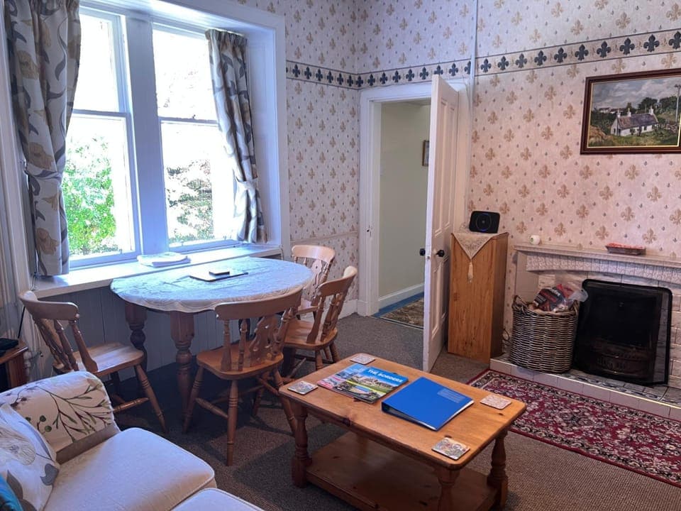 Living room, fireplace