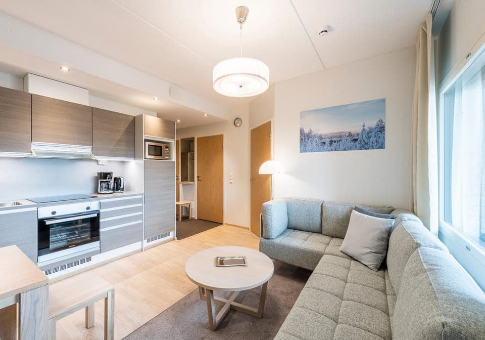 Kitchen or kitchenette, Seating area