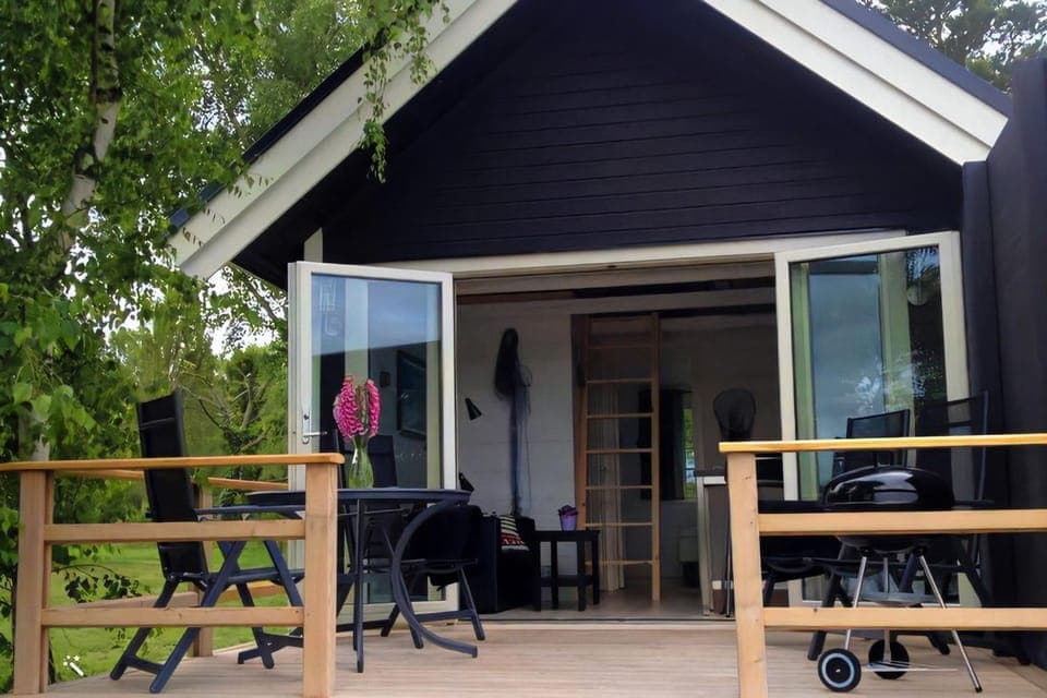 Facade/entrance, Balcony/Terrace