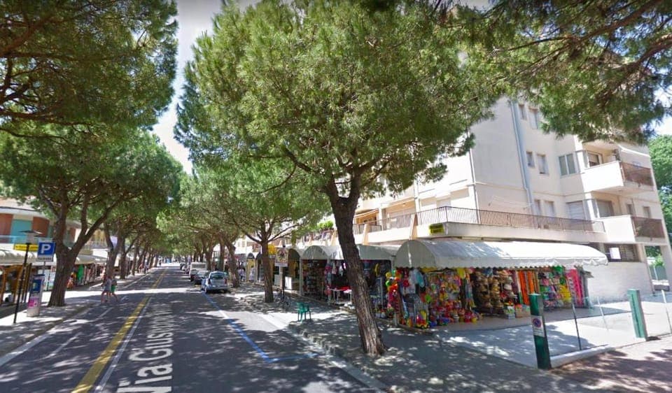 Property building, On-site shops