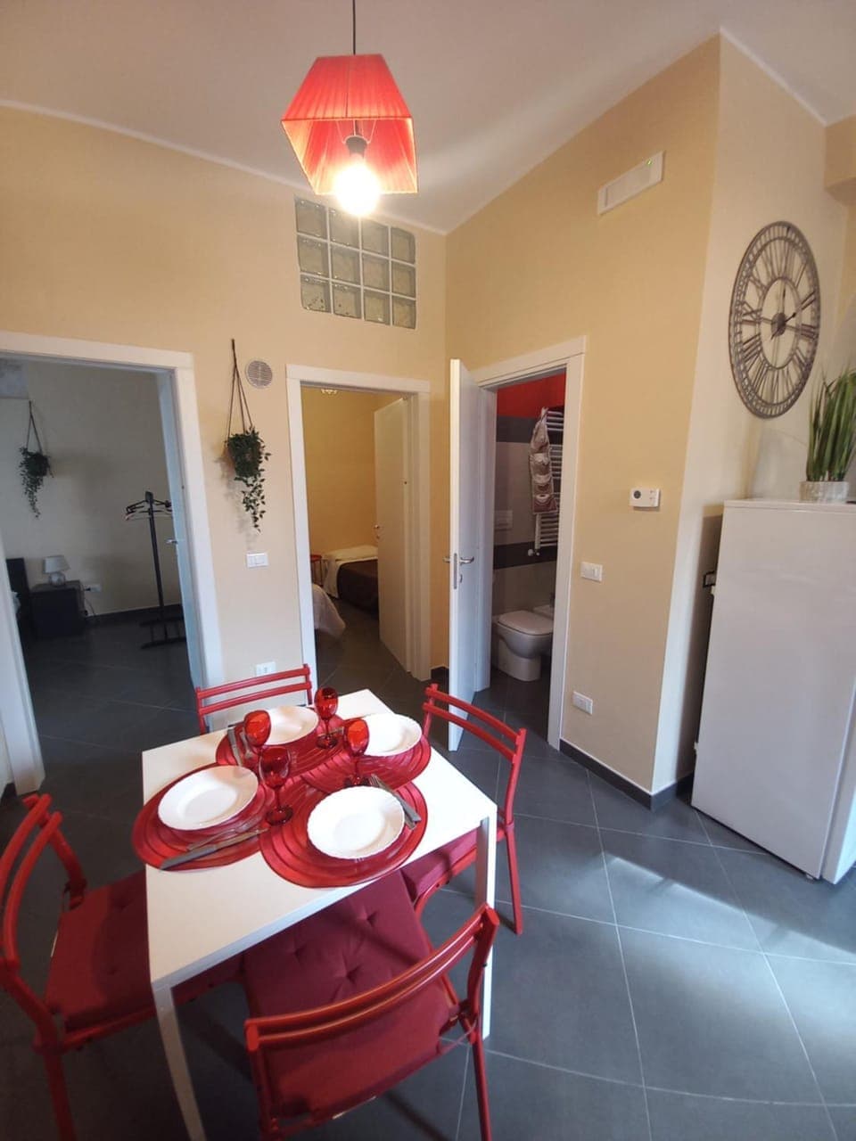 Seating area, Dining area