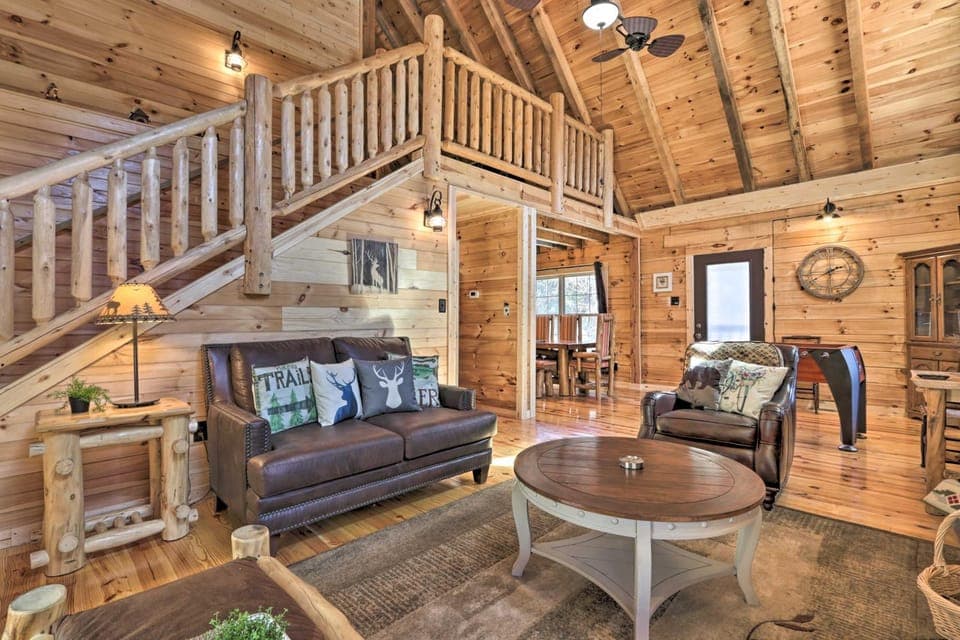 1 Mi to Dtwn Gatlinburg: Cabin w/ Game Room Cabin in Gatlinburg