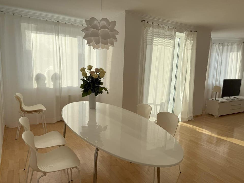 TV and multimedia, Living room, Dining area