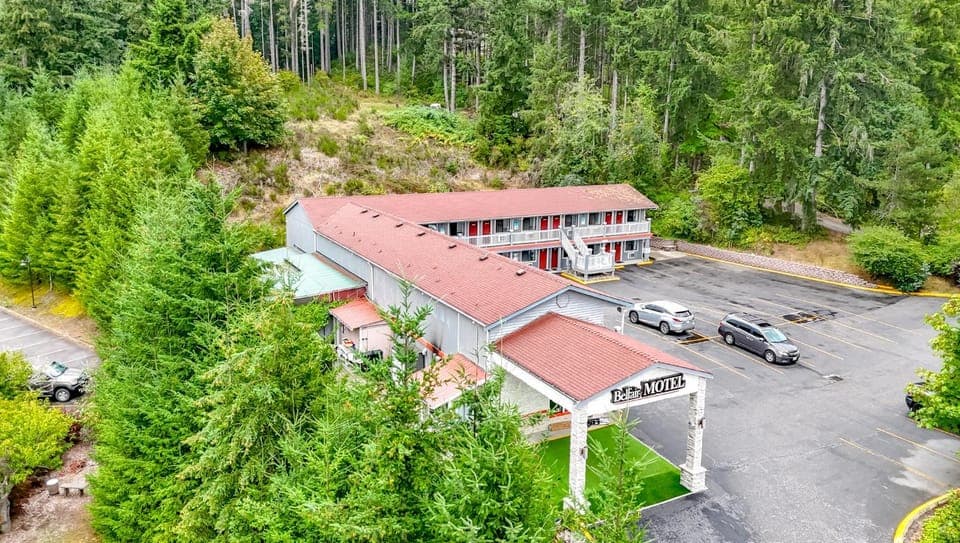 Property building, Day, Natural landscape