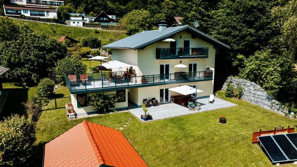 Property building, Day, Natural landscape, Bird's eye view, Summer, Garden, View (from property/room), Pets, Garden view