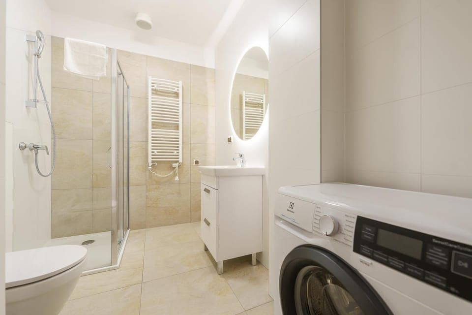 Shower, Toilet, Bathroom, washing machine