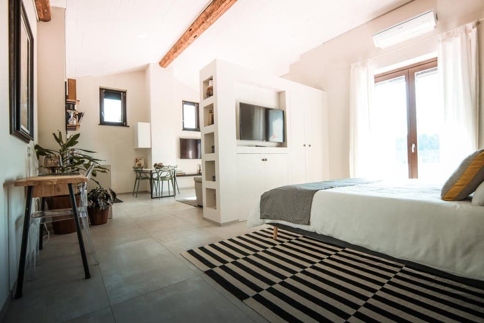 Photo of the whole room