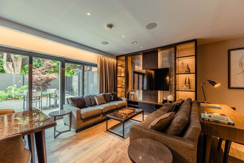 Living room, Seating area