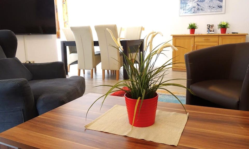 Living room, Dining area