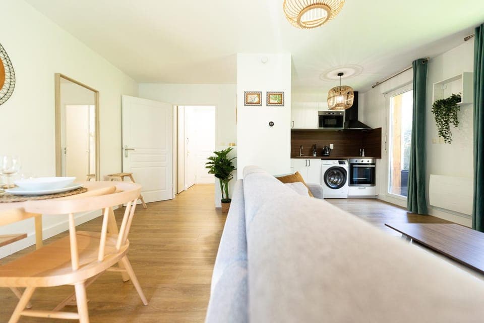 Kitchen or kitchenette, Living room, Seating area, Dining area, minibar