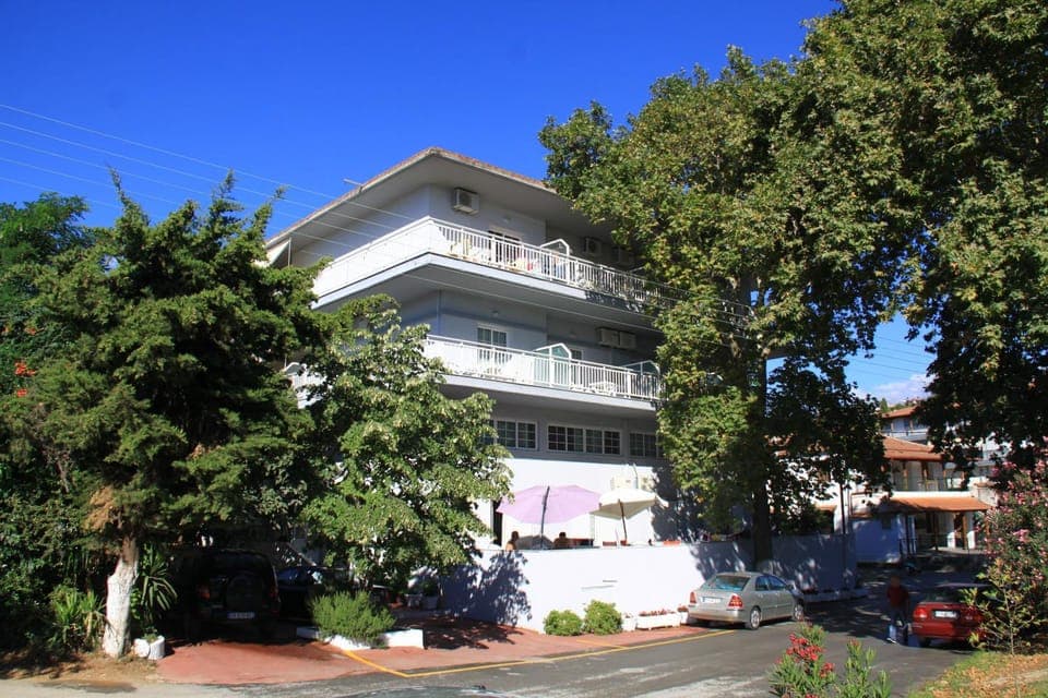 Property building, Facade/entrance, Day